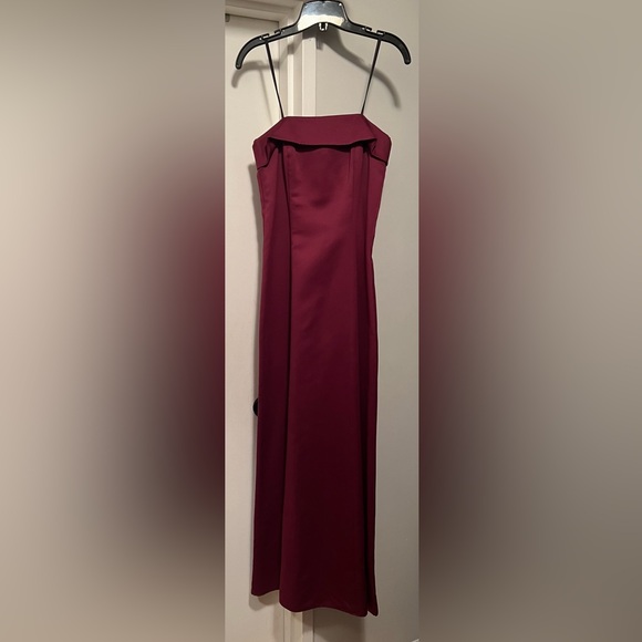 Wine coloured floor length bridesmaid/prom dress - Picture 2 of 7